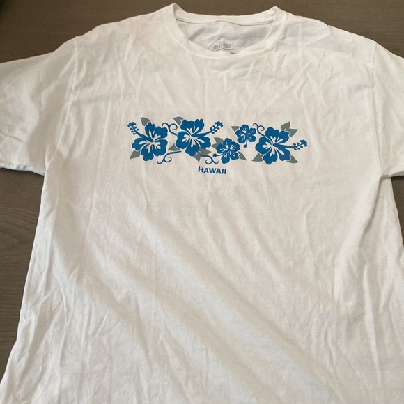 HAWAII hibiscus flower shirt - Picture 2 of 3